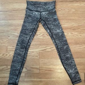 Black & White Lululemon Leggings